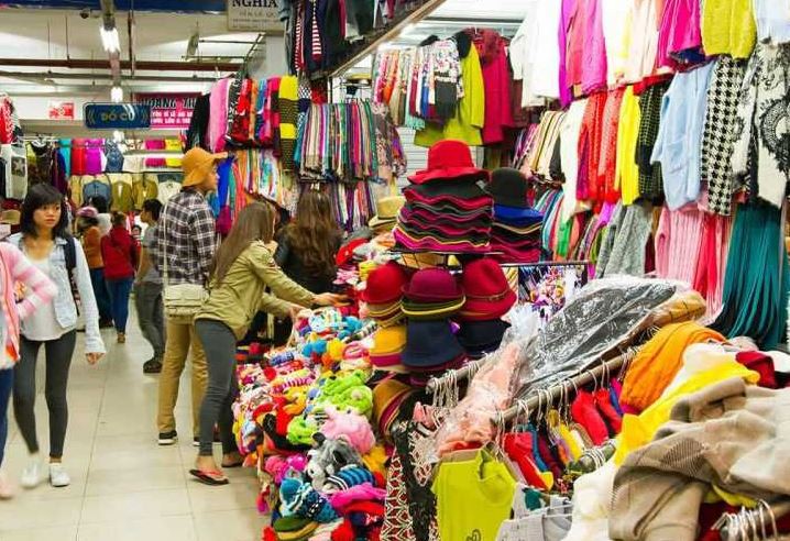 Cách tìm nguồn hàng sỉ quần áo cho người mới giá rẻ, uy tín, chất lượng