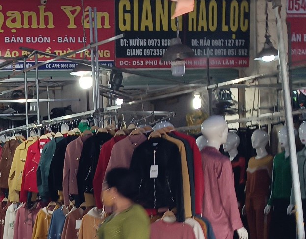 Cửa hàng quần áo chợ Phú Điền Ninh Hiệp hàng đẹp giá tốt
