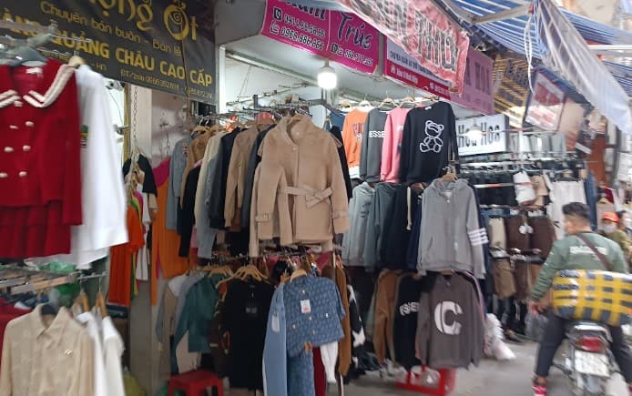 Cửa hàng quần áo Quảng Châu chợ xóm 6 Ninh Hiệp_6