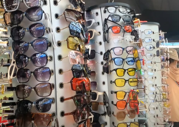 Tìm hiểu nguồn sỉ kính mắt giá rẻ tại chợ Ninh Hiệp Hà Nội