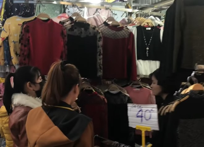 quần áo giá rẻ tại chợ ninh hiệp