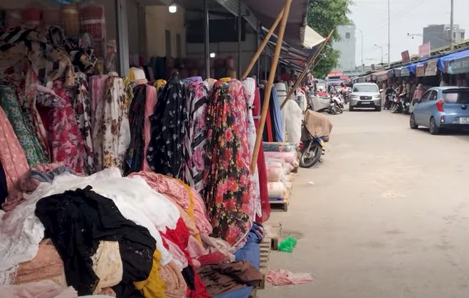 Vải ren chợ Ninh Hiệp